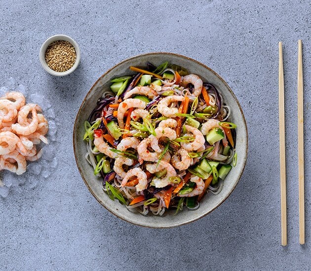 Stir-fry noodles and frozen, pilled prawns