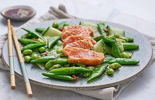 Norwegian salmon tataki with Ponzu and vegetables