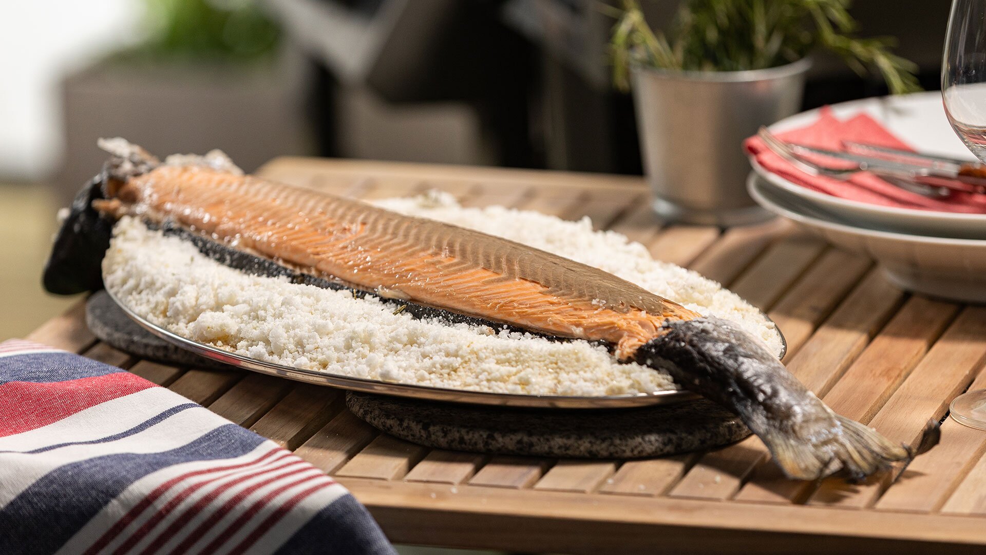 Whole Norwegian salmon baked in sea salt