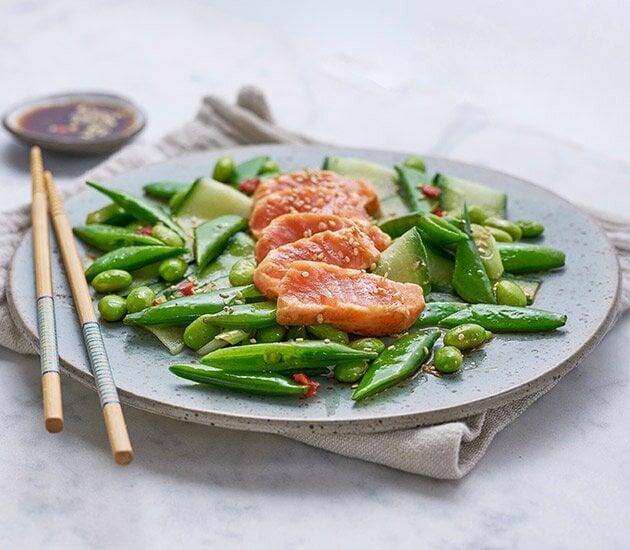 Norwegian salmon tataki with Ponzu and vegetables